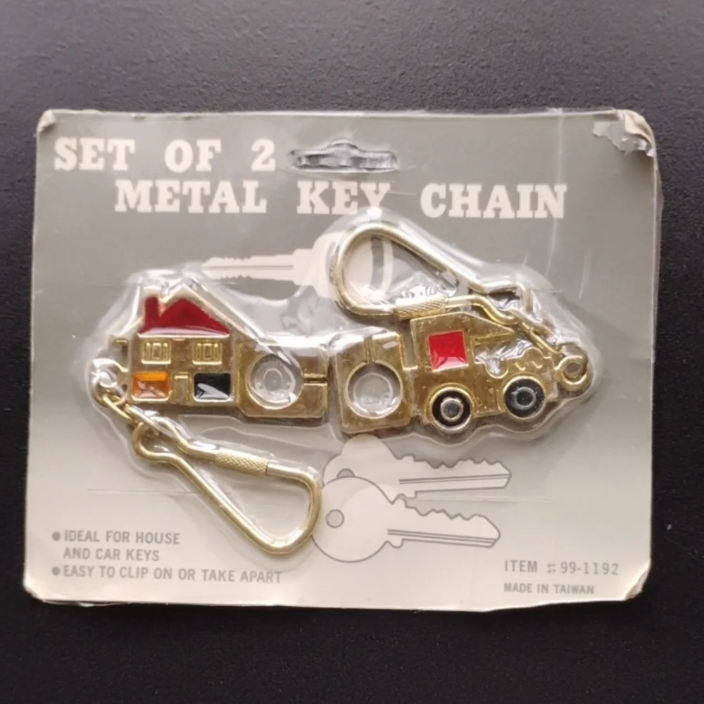 Set/2 Metal Key Chain with House and Truck Shaped Fob New in Packaging